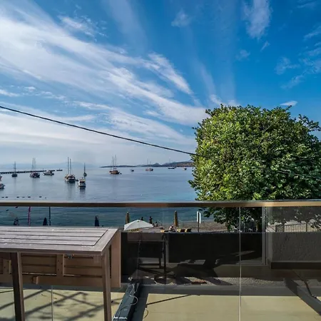 Seafront Flat With Fascinating Sea View In *