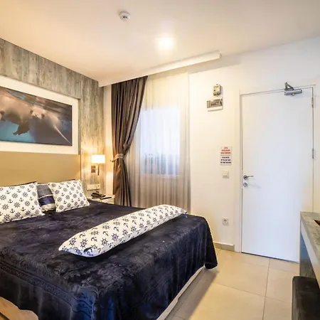 Apartment Seafront Flat With Fascinating Sea View In