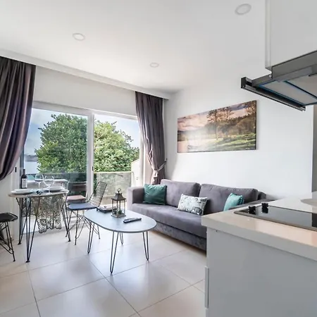 Apartment Seafront Flat With Fascinating Sea View In Bodrum